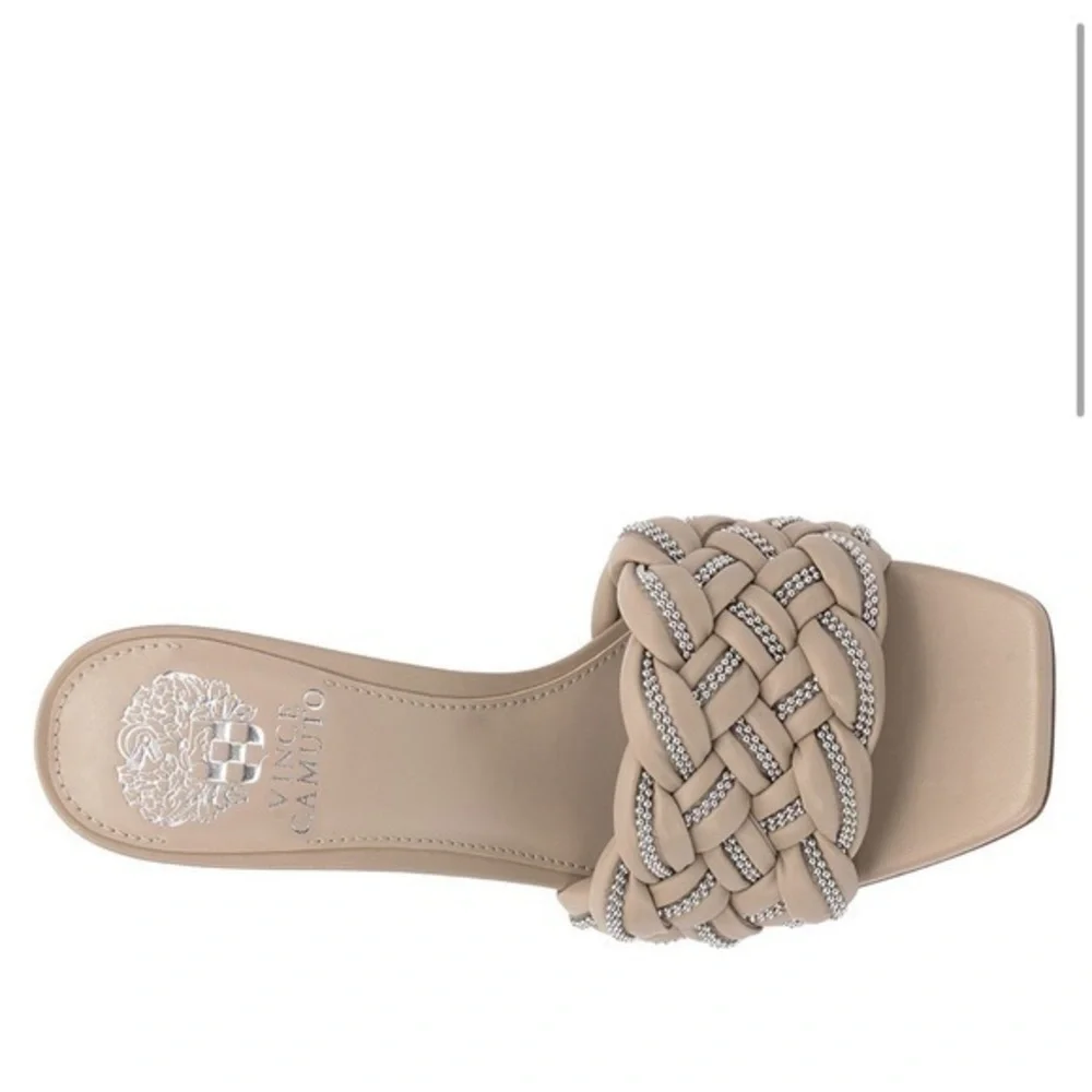 NEW IN BOX VINCE CAMUTO RAYLEY SANDAL Size 8M